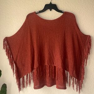 Reba flowy sweater with finge. Size Small